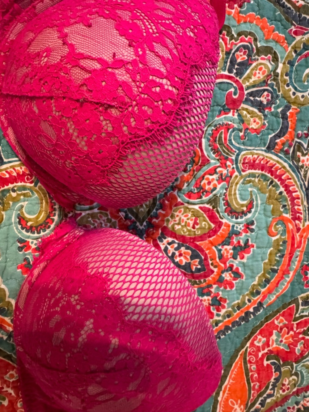 Victoria's Secret Fuchsia Lace Push-Up Bra - Picture 3 of 6